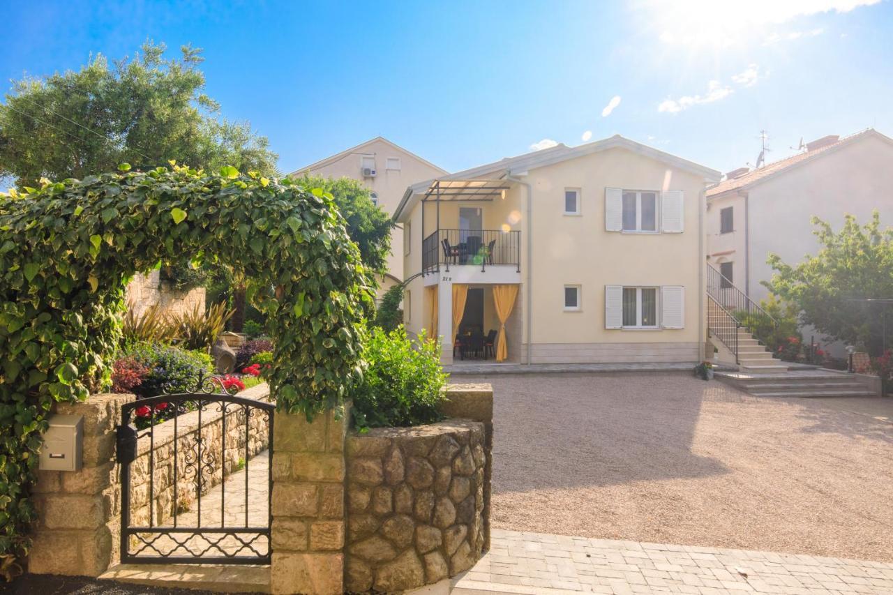Apartman Ivona Na 1. Katu Malinska Exterior photo